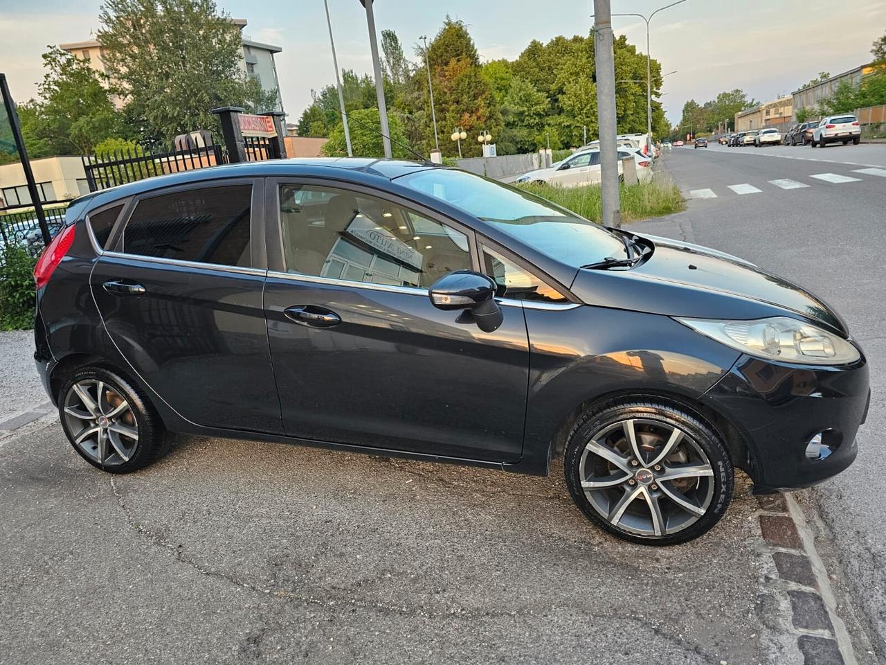 Ford Fiesta 1.2 82cv Titanium*Clima*Cerchi*Neopatentati