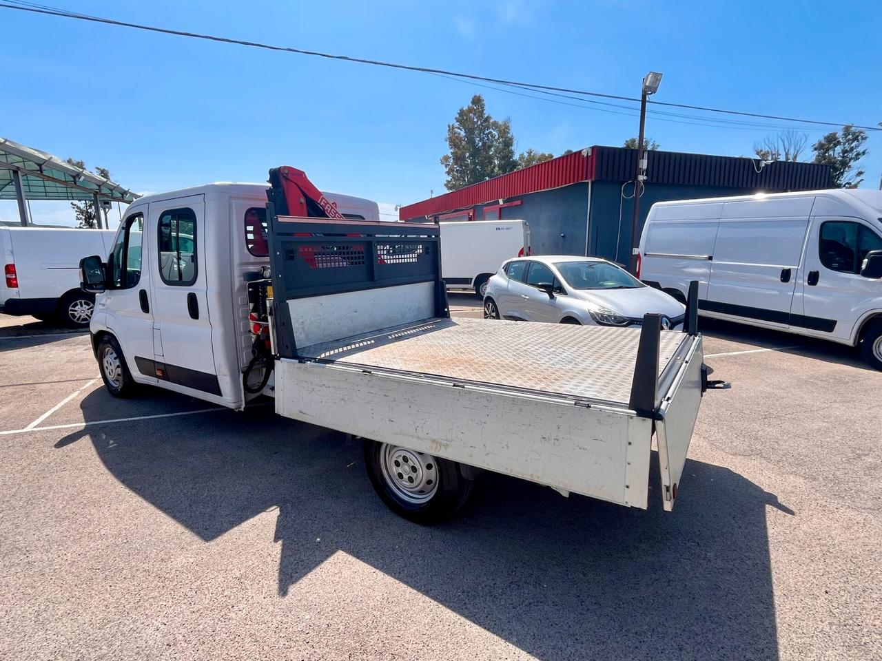 FIAT DUCATO MAXI 35 doppia cabina 7 Posti - CASSONE FISSO E GRU Fassi