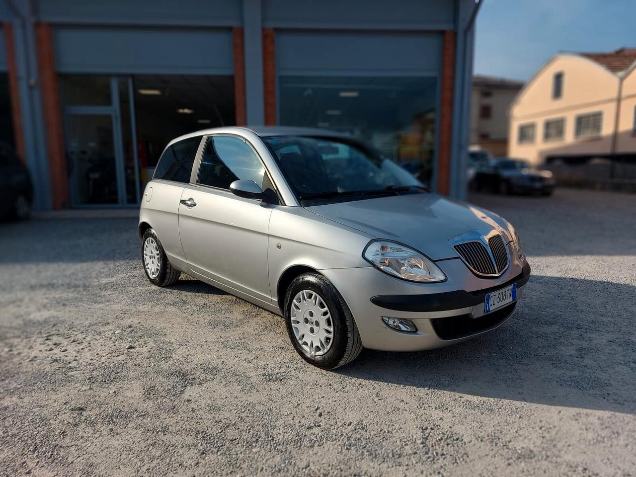 Lancia Ypsilon 1.2 16V UNICO PROPRIETARIO OK NEOPATENTATI