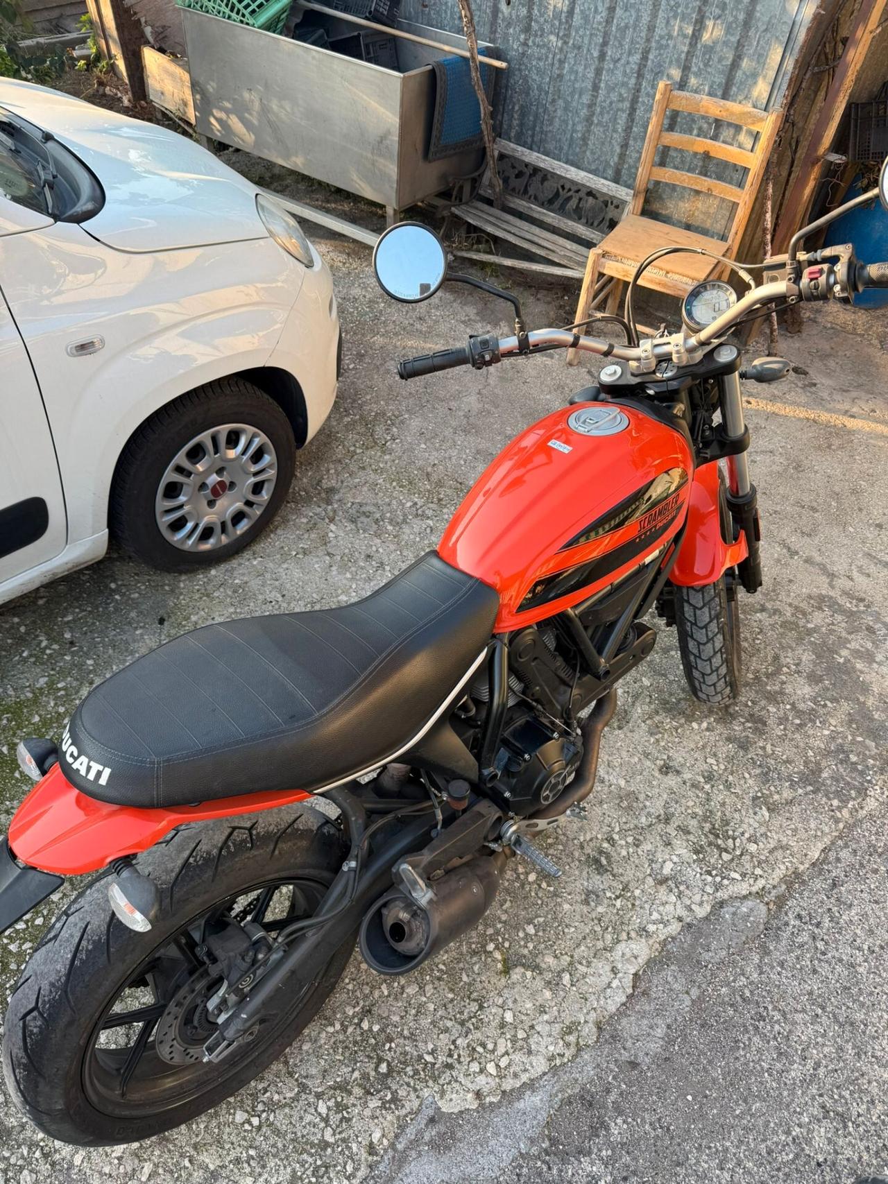 Ducati Scrambler 400 Sixty