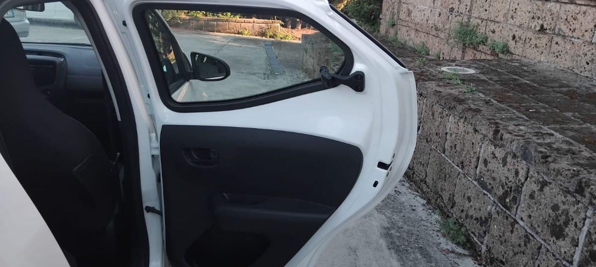 TOYOTA - Aygo - Connect 1.0 VVT-i 72 CV 5p. x-cite Neopatentati