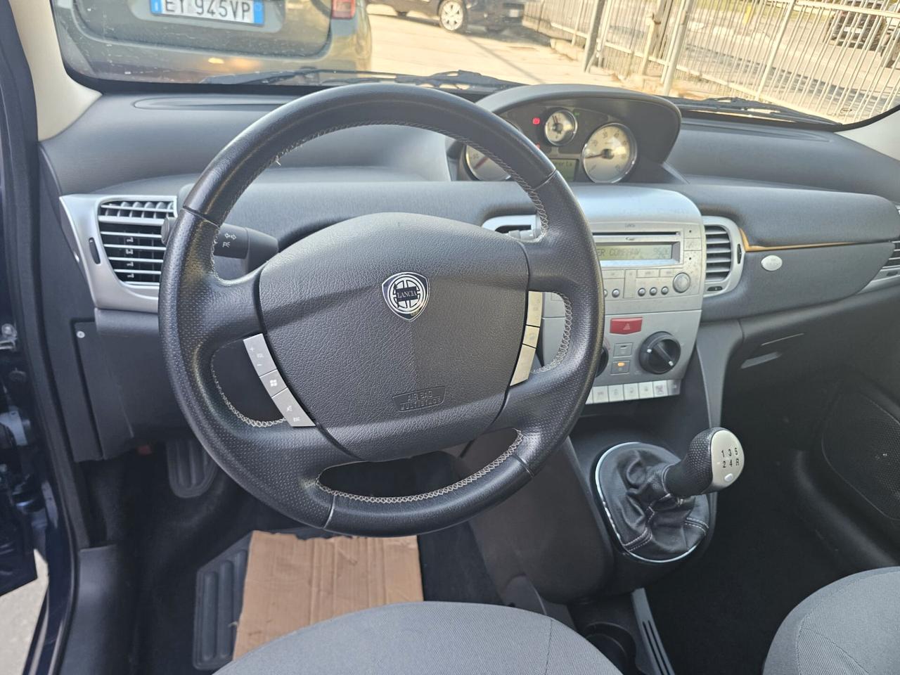 Lancia Ypsilon 1.3 MJT 75 CV