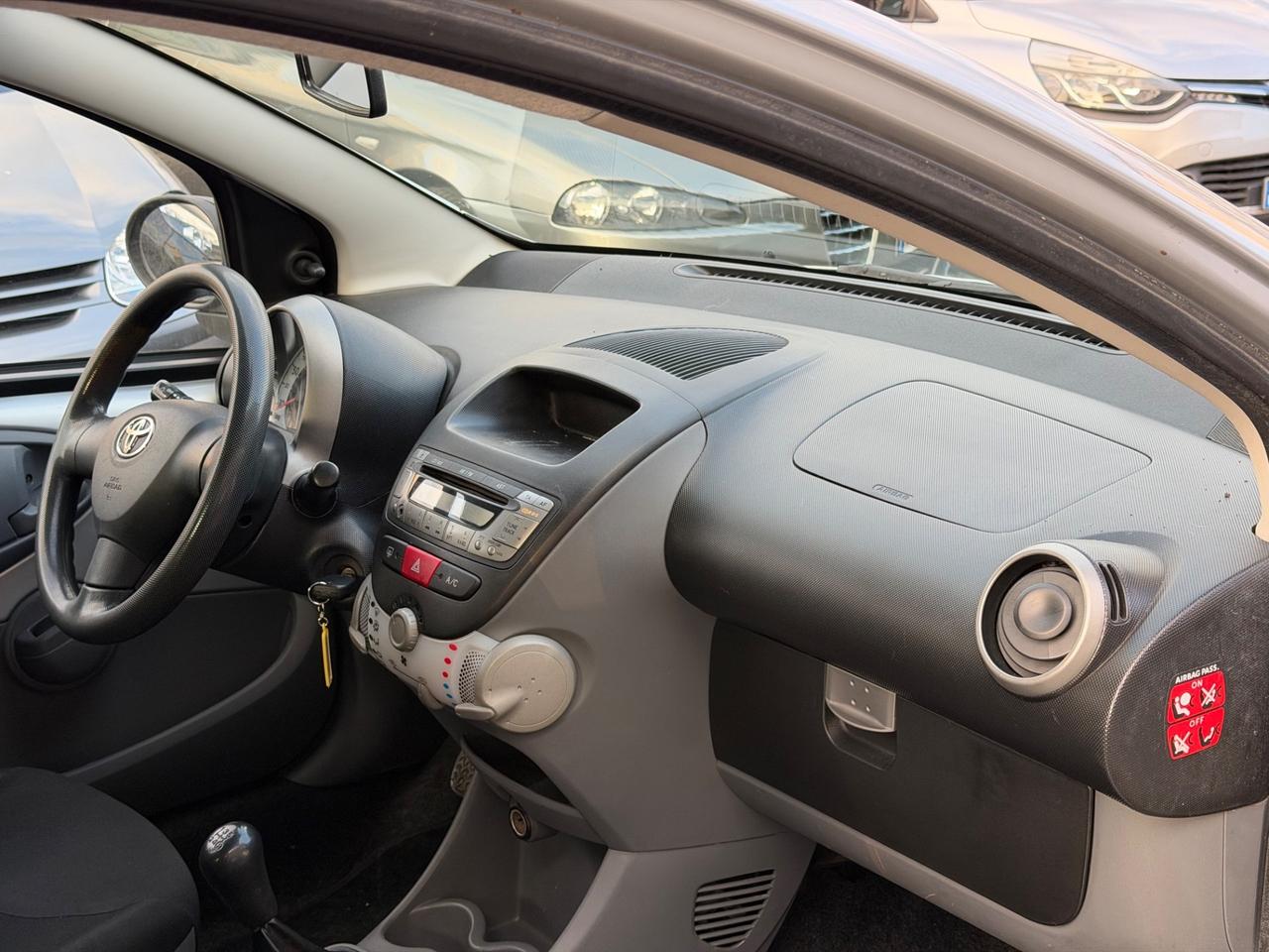 Toyota Aygo 1.0 12V VVT-i 5 porte Sol