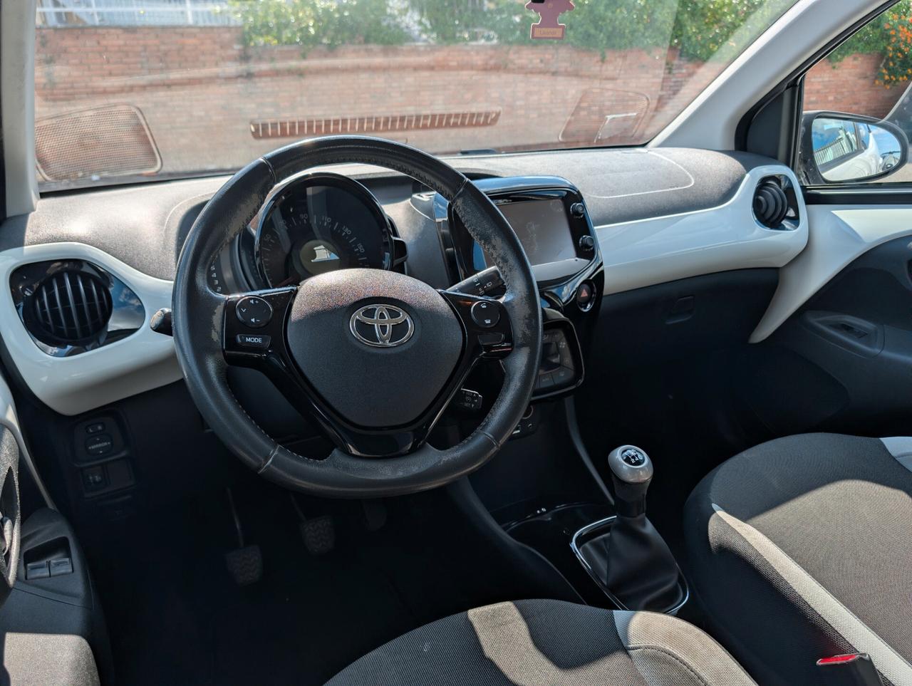 Toyota Aygo 1.0 VVT-i 69 CV 5 porte x-cool