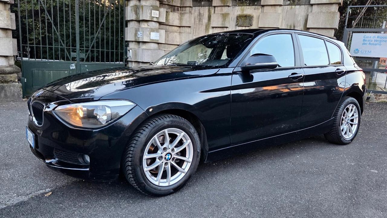 Bmw 118d 5p. Business AUTOMATICA NAVI GARANZIA