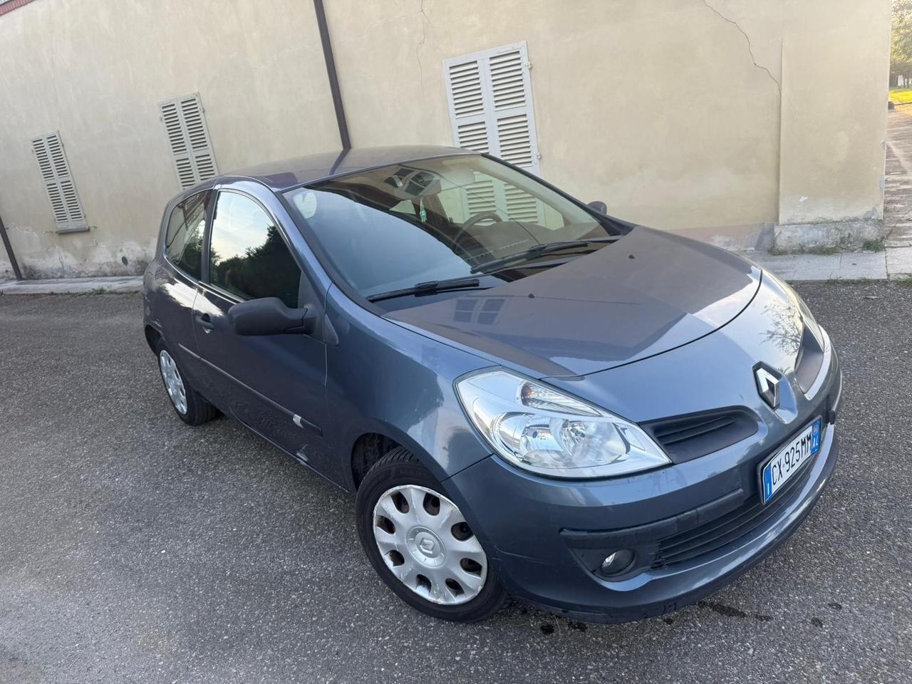 RENAULT CLIO 1.1 BENZINA NEOPATENTATI
