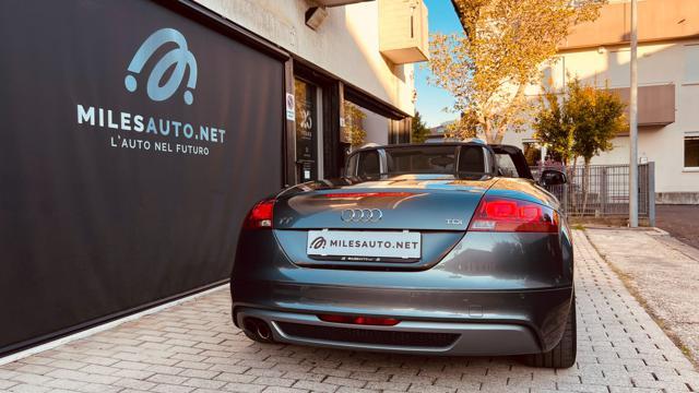 AUDI TT Roadster 2.0 TDI quattro S tronic 2 x S line 19"