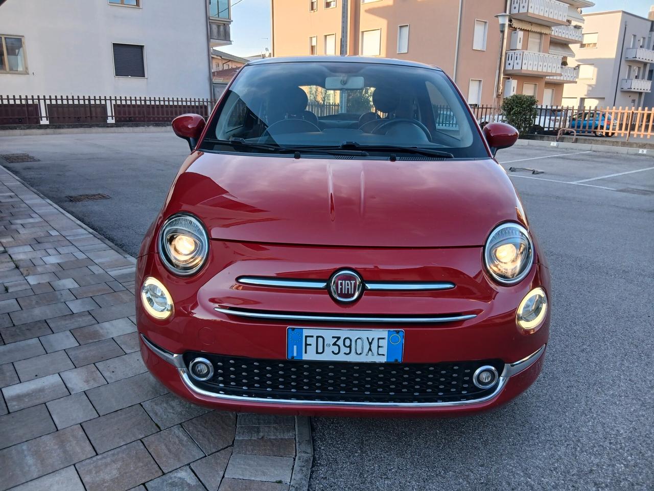 Fiat 500 1.2 Lounge tua a € 193 mese adatta per neo patentati
