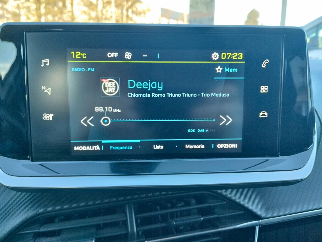 Peugeot 208 motore elettrico 136 CV 5 porte Active