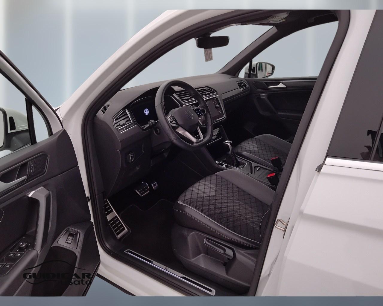 VOLKSWAGEN Tiguan II 2021 - Tiguan 1.5 tsi R-Line 150cv dsg