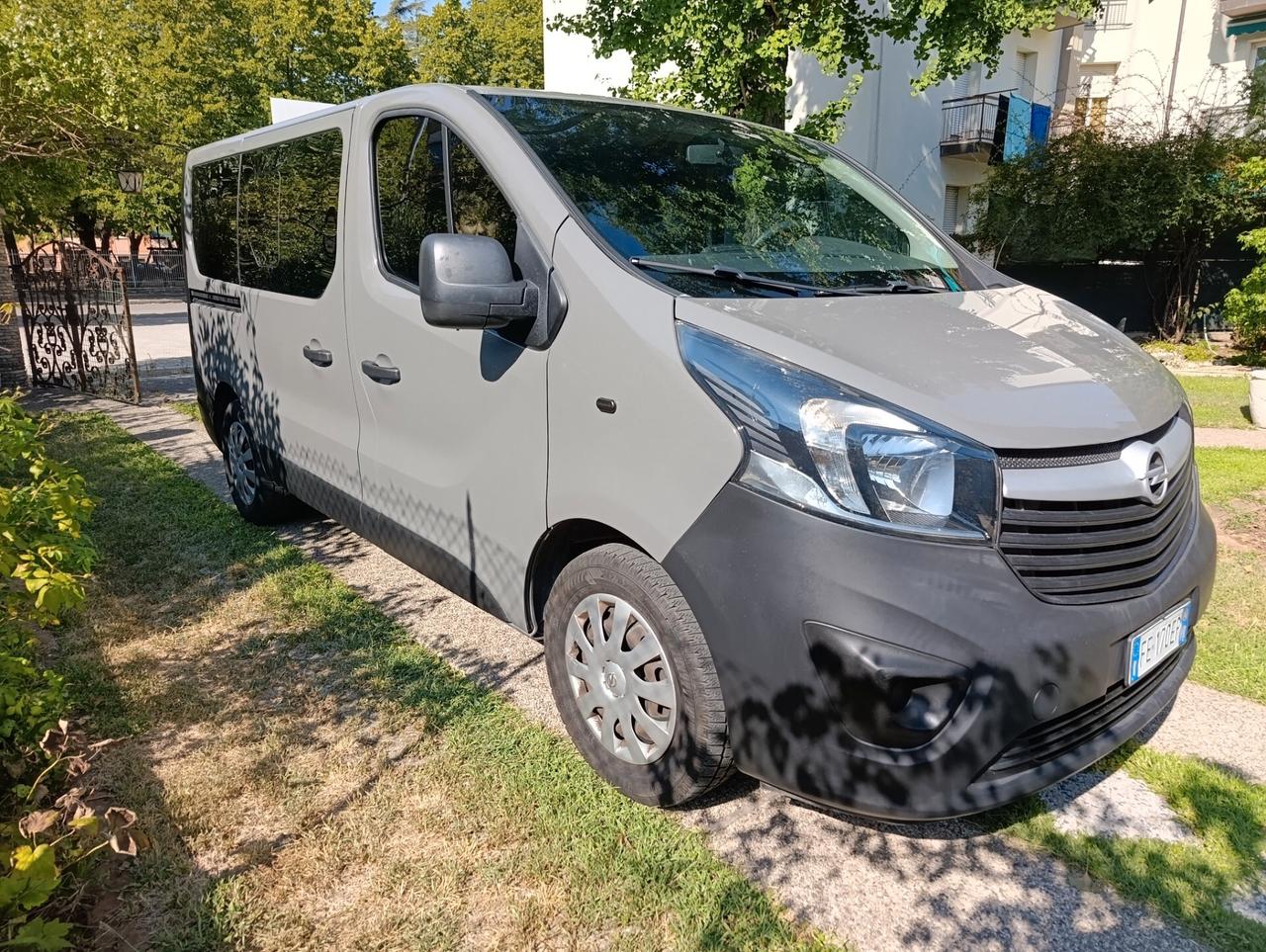 Opel Vivaro 9 posti #GM