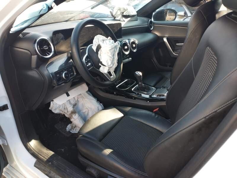 Mercedes-benz A 160 d Premium