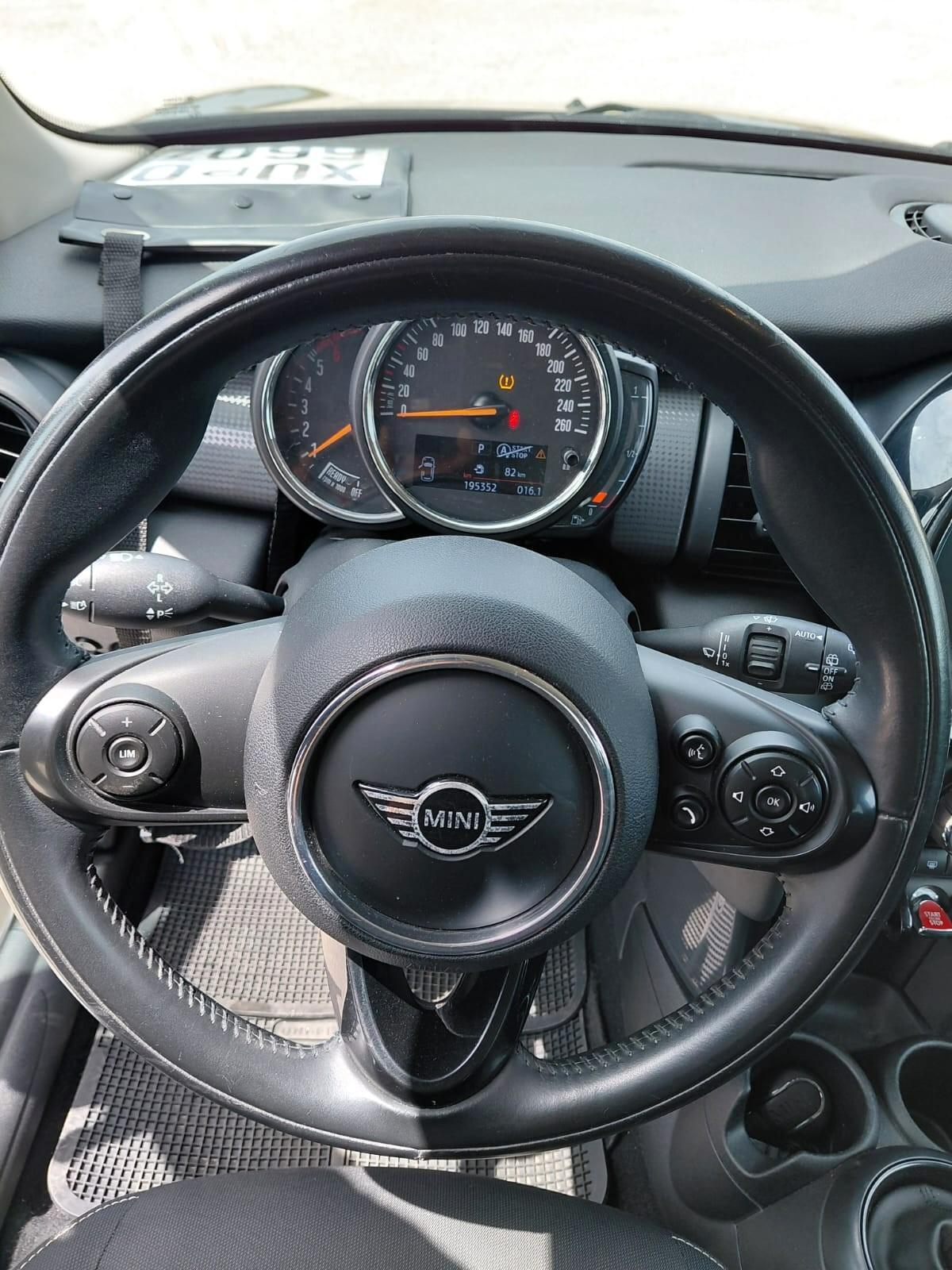 Mini Mini 1.5 Cooper D 5 porte