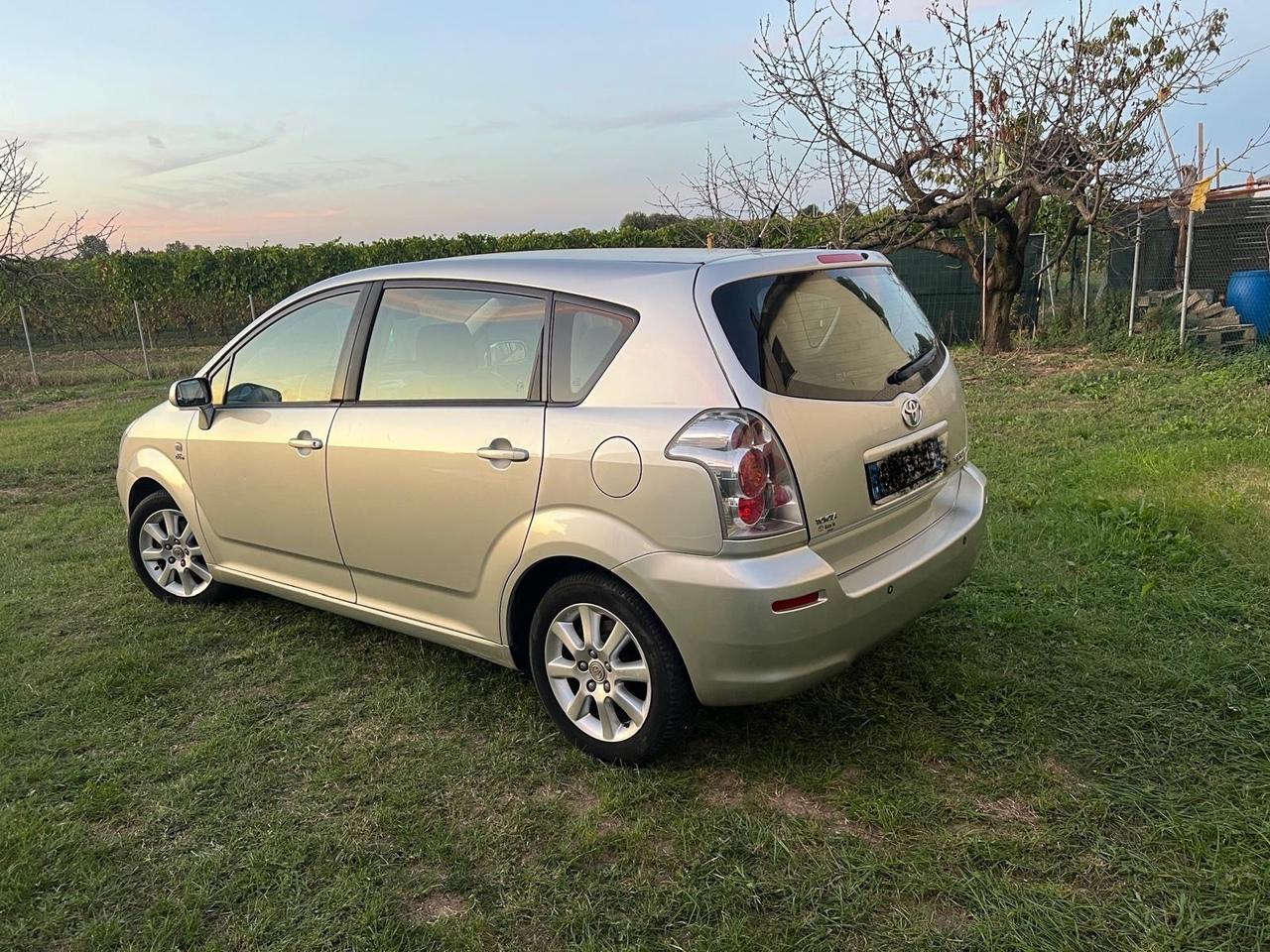 Toyota Corolla Verso 2.0 16V D-4D Sol 7 posti