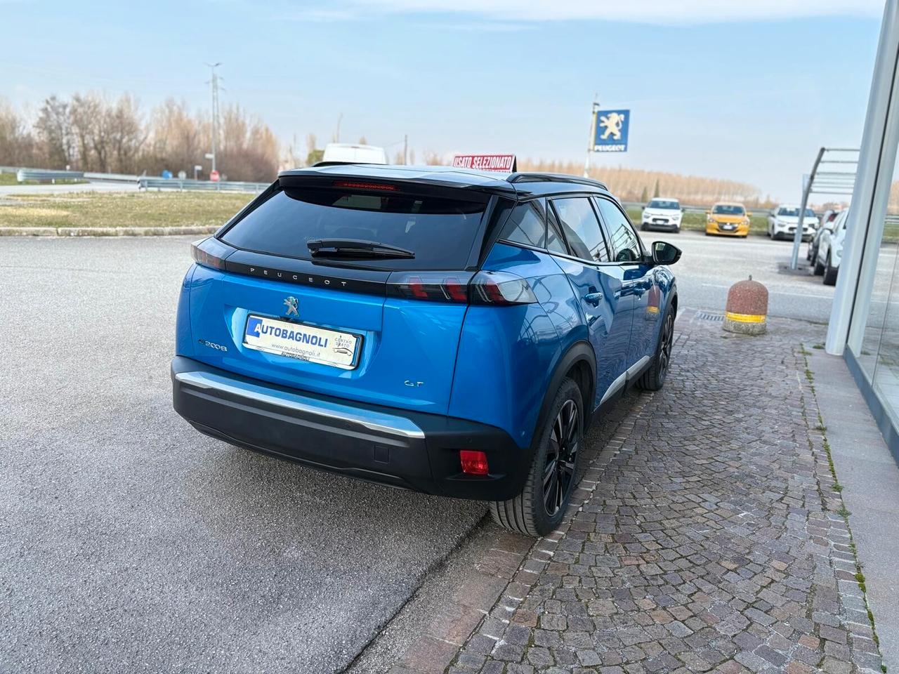 Peugeot 2008 GT motore elettrico 136 CV SPOTICAR