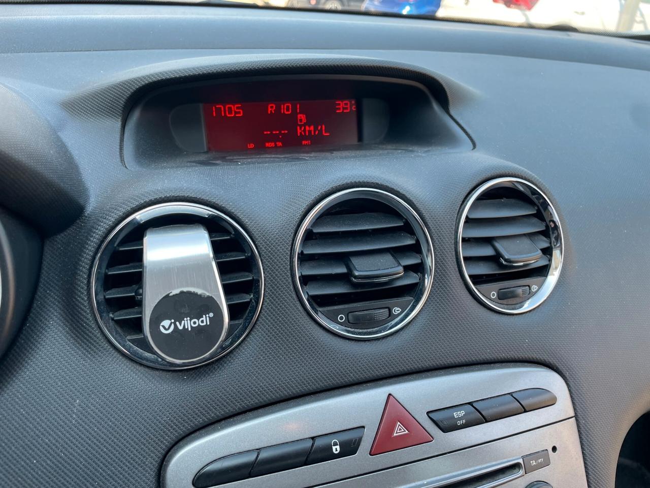 Peugeot 308 1.6 8V e-HDi 112CV