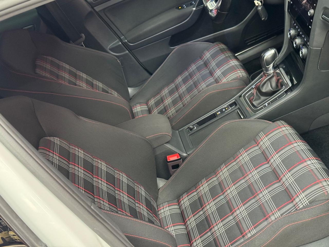 Volkswagen Golf GTI Performance 2.0 245 CV TSI DSG 5p. BMT