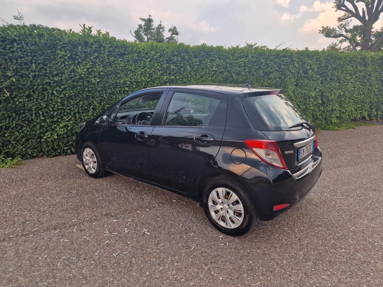 Toyota Yaris 1.3 5p Automatica