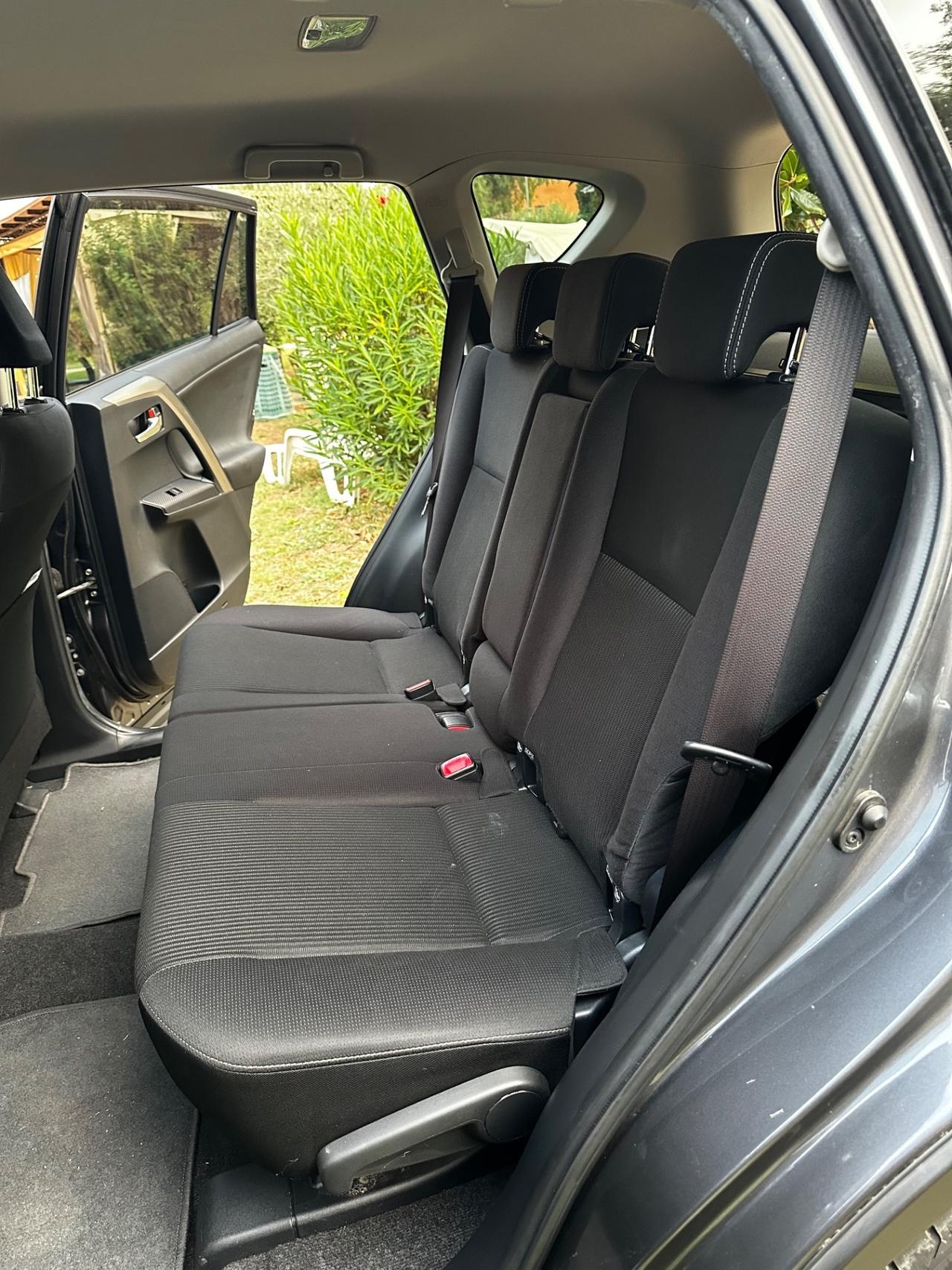 Toyota RAV 4 RAV4 2.0 D-4D 2WD Style White Ed.