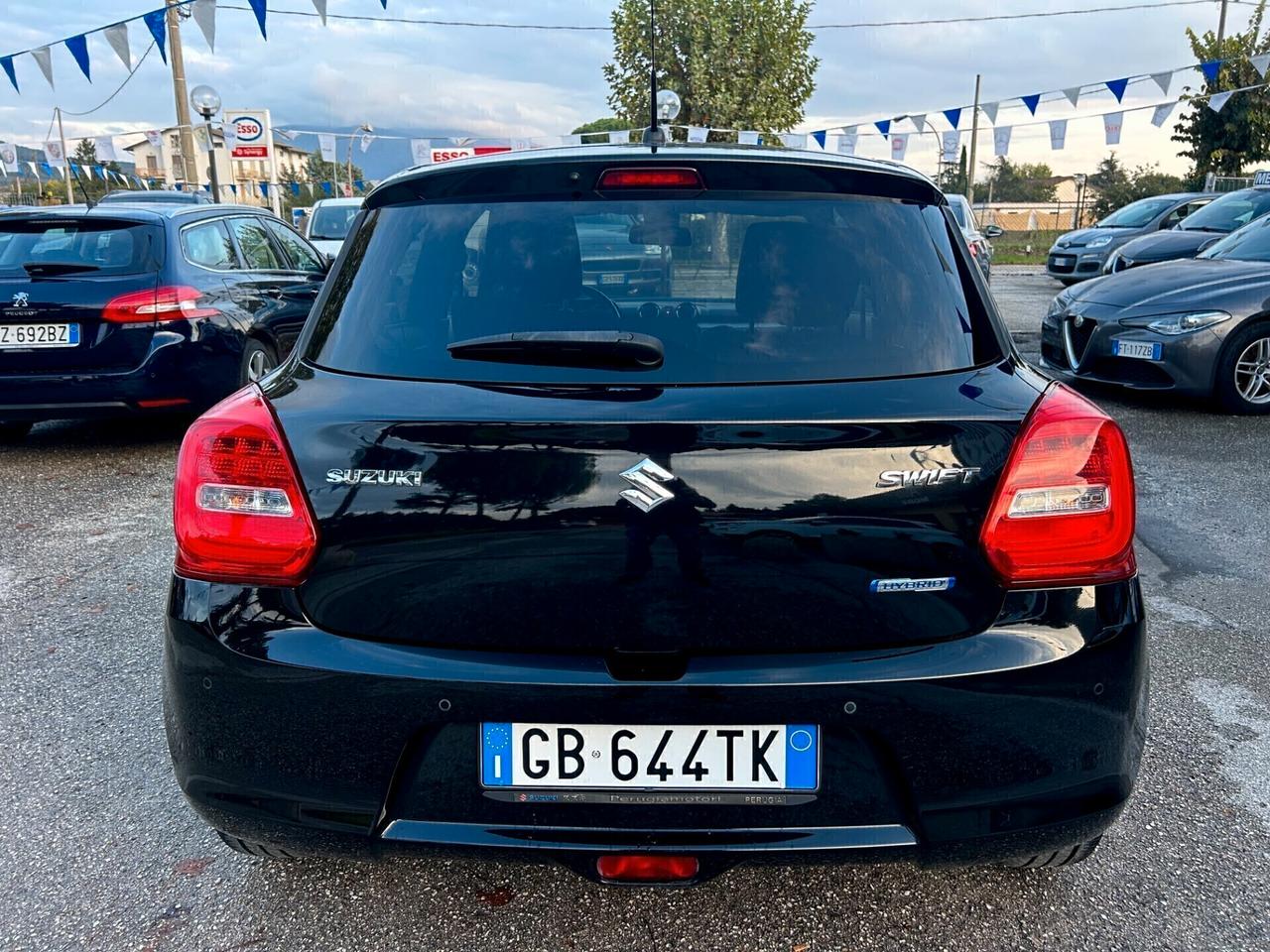 " UNA CHICCA " Suzuki Swift 1.2 Hybrid Top