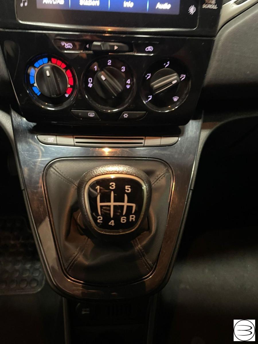 LANCIA - Ypsilon - 1.0 FireFly 5p.S&S Hybrid Silver