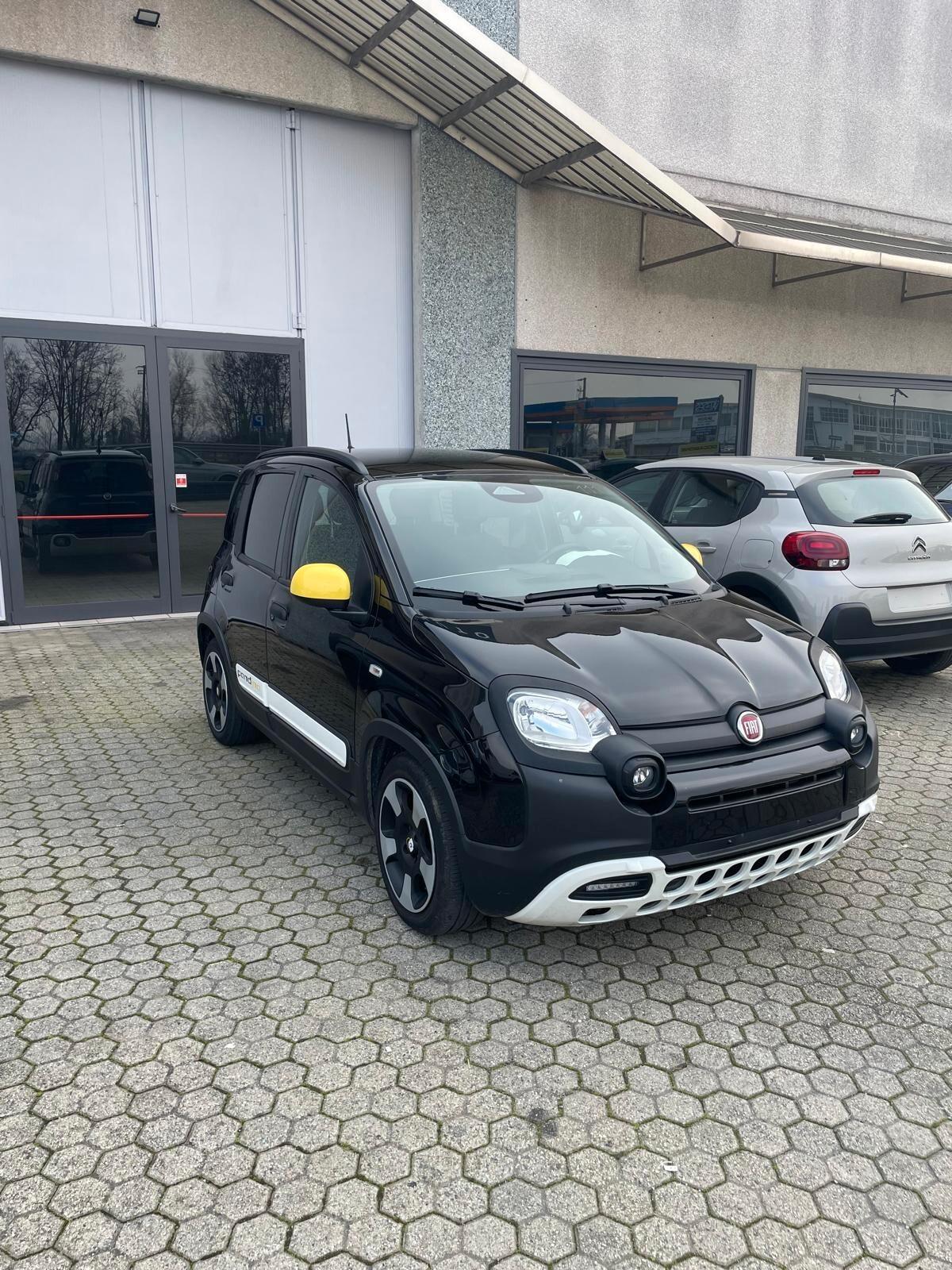 Fiat Panda Pandina 1.0 Hybrid