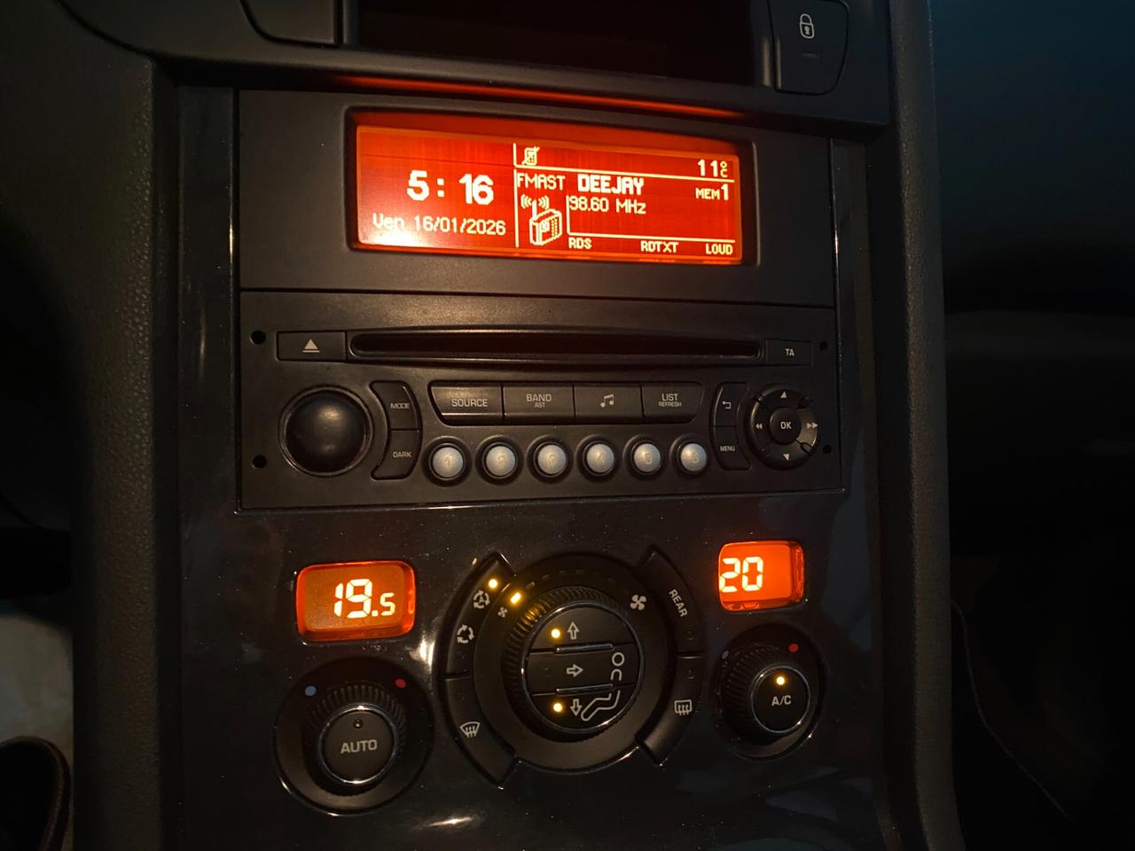 Peugeot 5008 1.6 HDi 112CV Activ--- 7 POSTI---KM CERTIFICATI