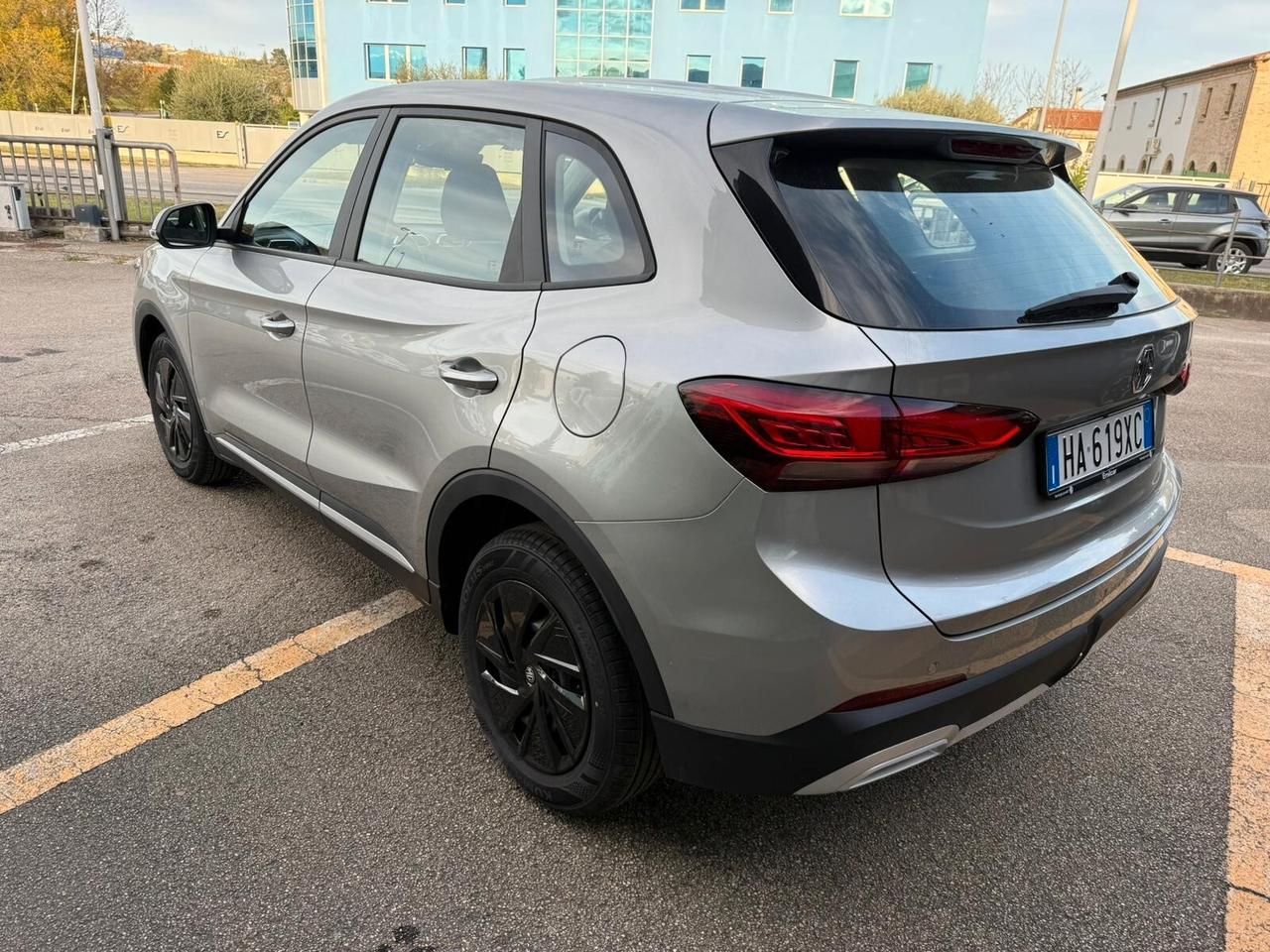 MG ZS 1,5 BZ 115 CV LUXURY MAN MY24 5P