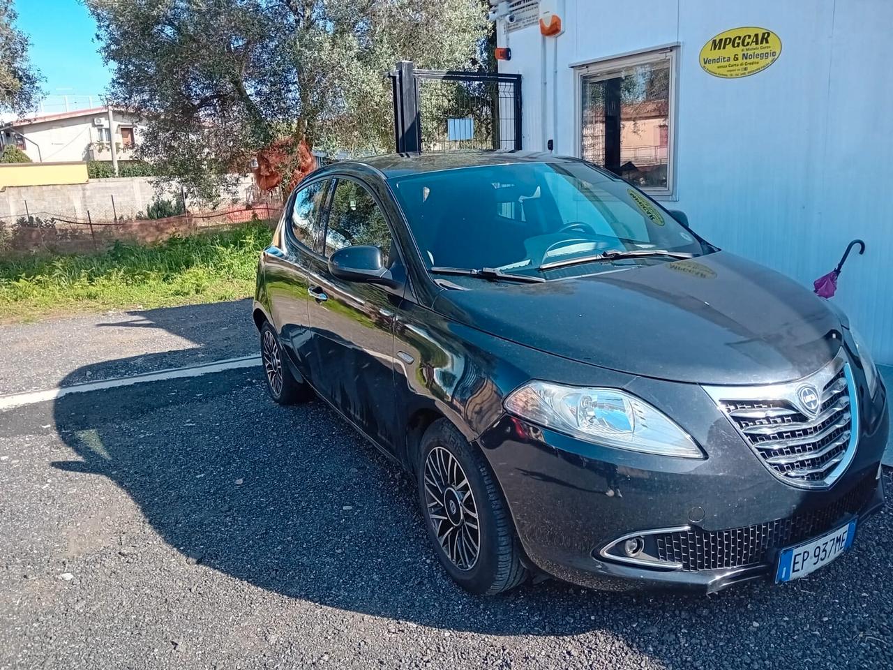 Lancia Ypsilon 1.3 MJT 16V 95 CV 5 porte S&S Silver
