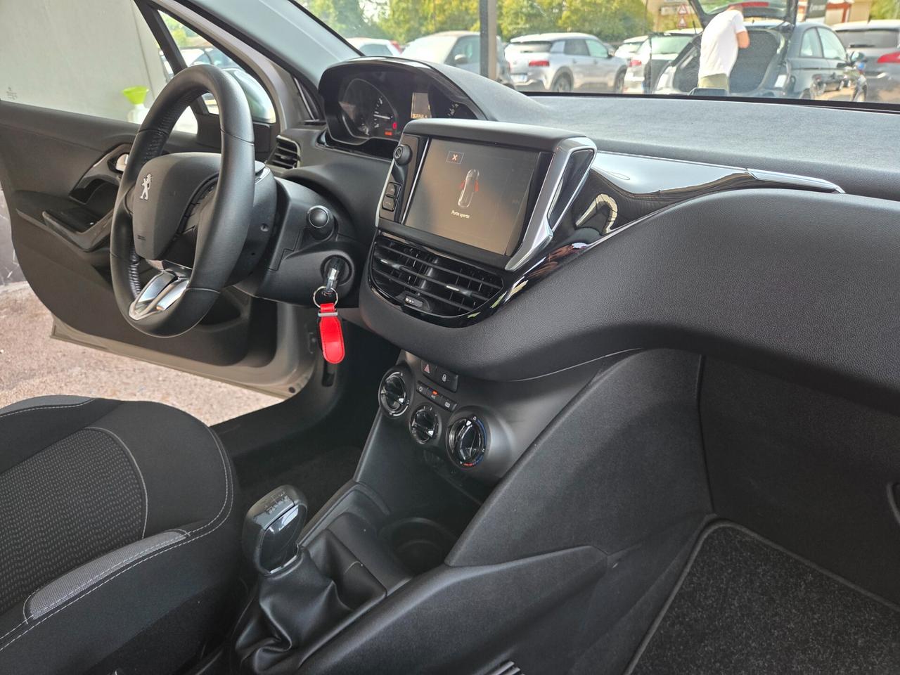 Peugeot 208 PureTech 82 5 porte Allure