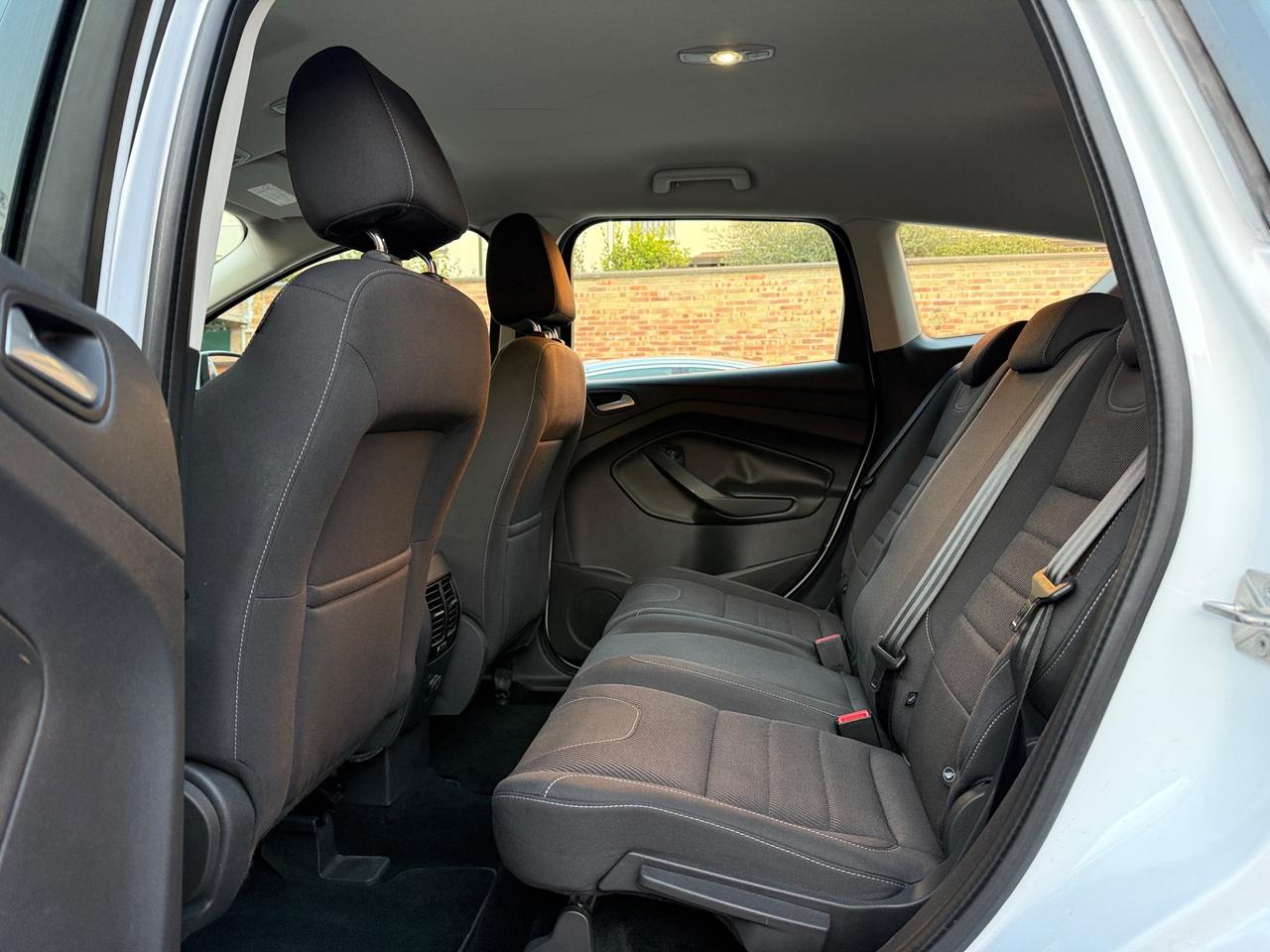 Ford Kuga 2.0 TDCI 140 CV 2WD Titanium