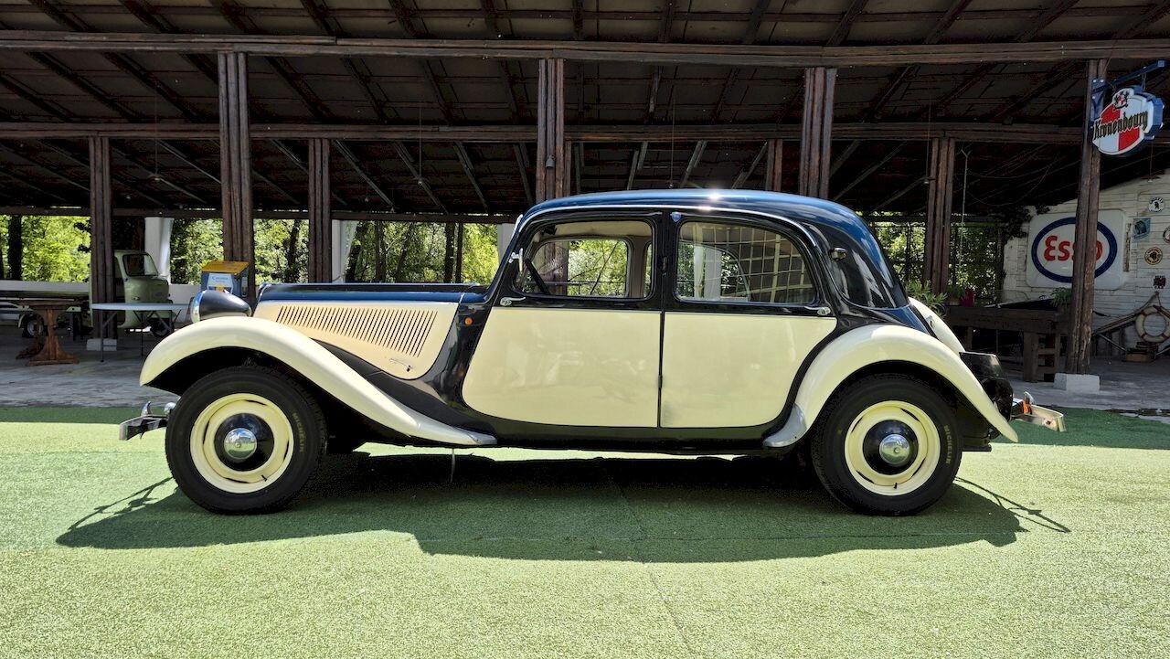 Citroen Traction Avant 11 BL – 1955