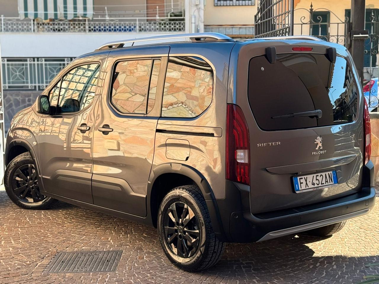 Peugeot Rifter BlueHDi 130 S&S EAT8 GT Line Standard