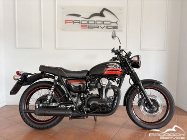 Kawasaki W 800 Special Edition Candy Cardinal Red