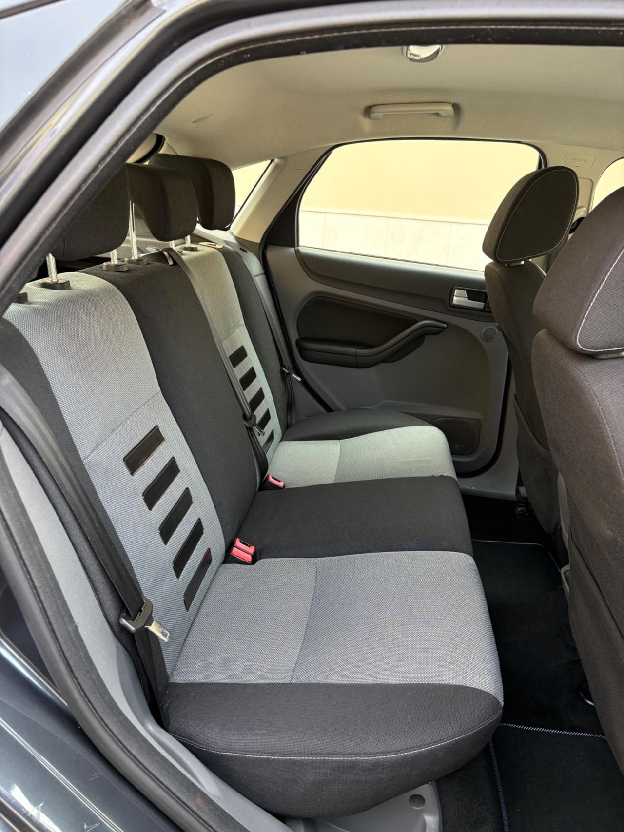 Ford Focus 1.6 GPL solo 13000km