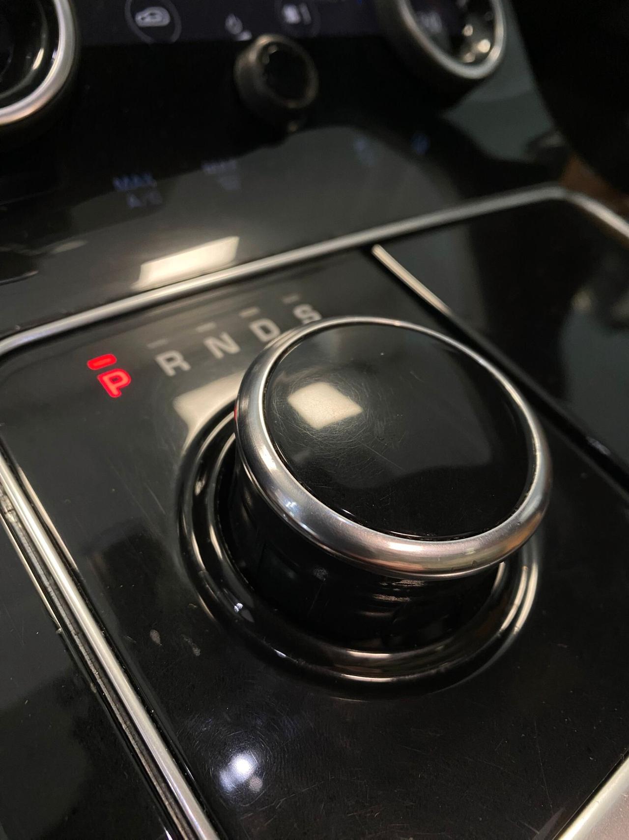 Land Rover Range Velar 3.0 V6 SD6 300 CV First Edition