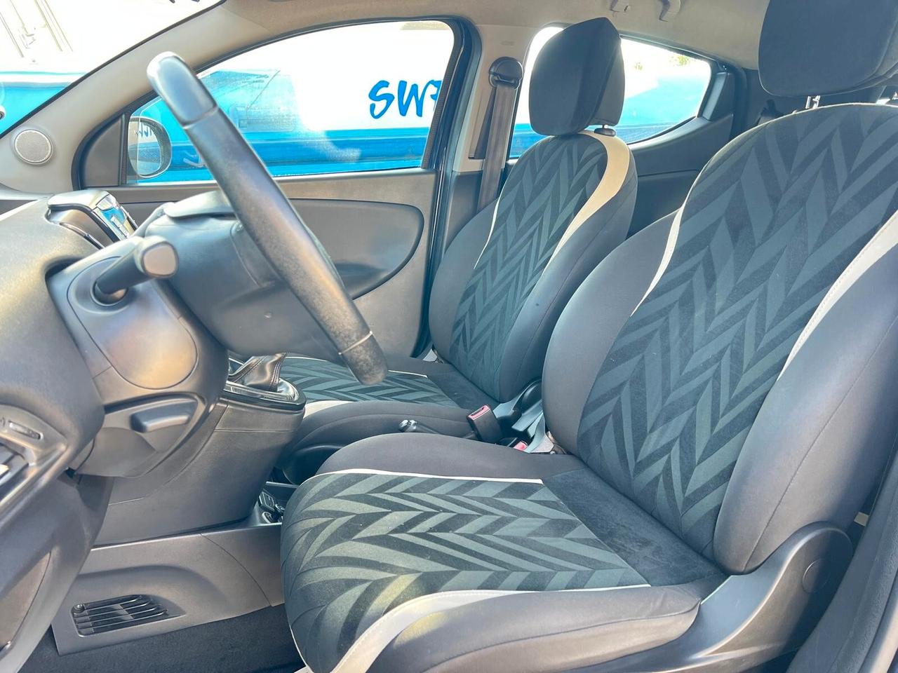 Lancia Ypsilon 1.3 MJT 95 CV 5 porte Platinum