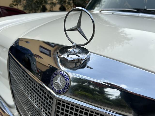 MERCEDES-BENZ 220 BARRA 8