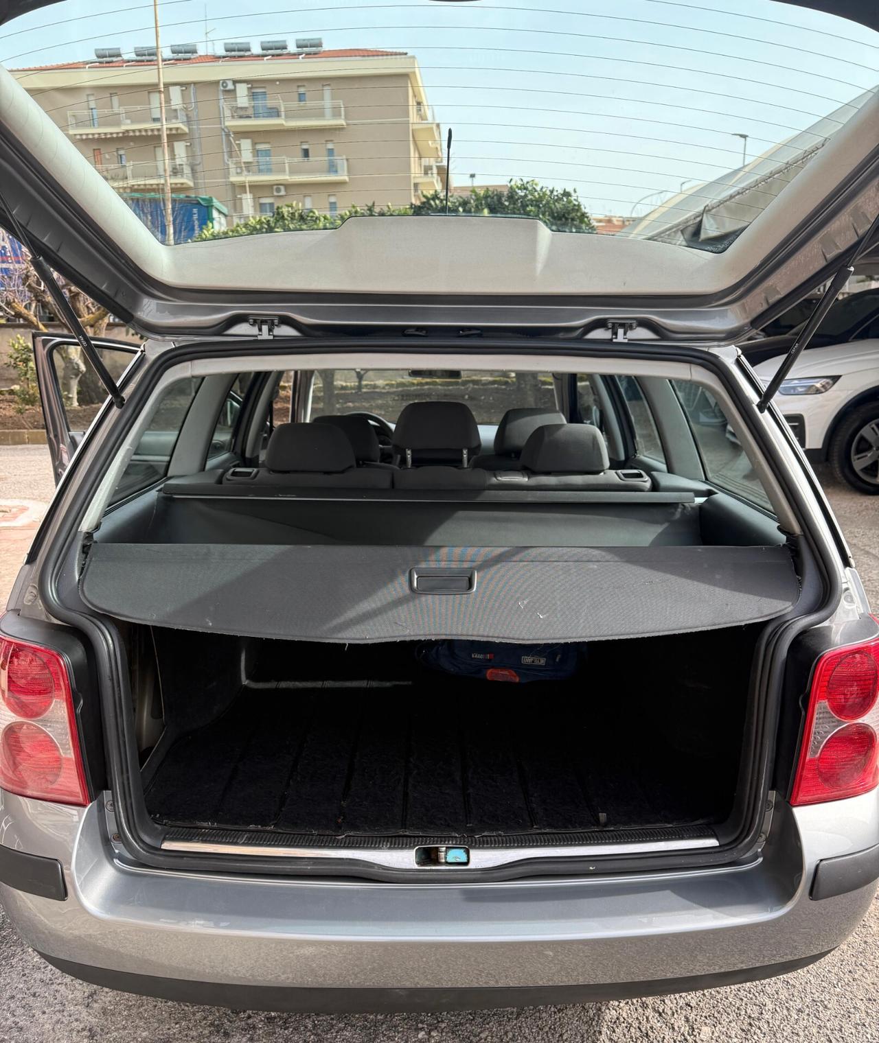 Volkswagen Passat 1.9 TDI/130 CV cat Var. H.line 2004