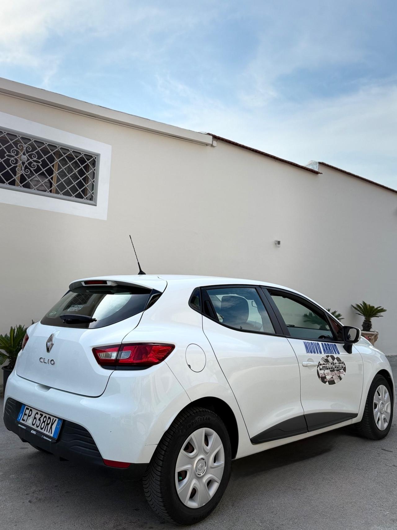 Renault Clio 1.2 metano 75 cv