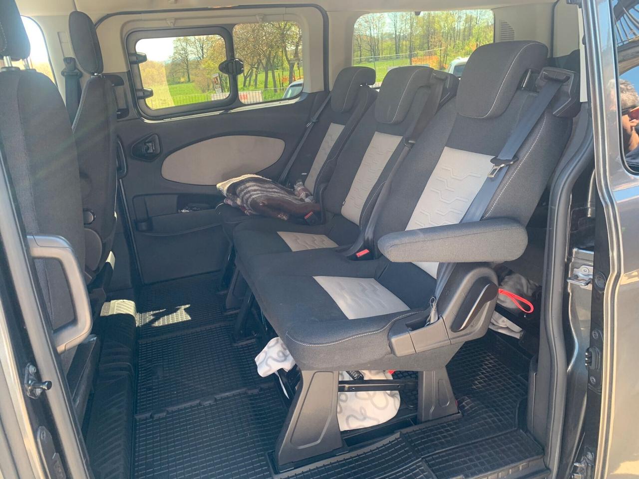 Ford Tourneo titanium- tdi 8 posti full optional anno 2017 150000 km-garanzia-tutto tagliandato-unico proprietario