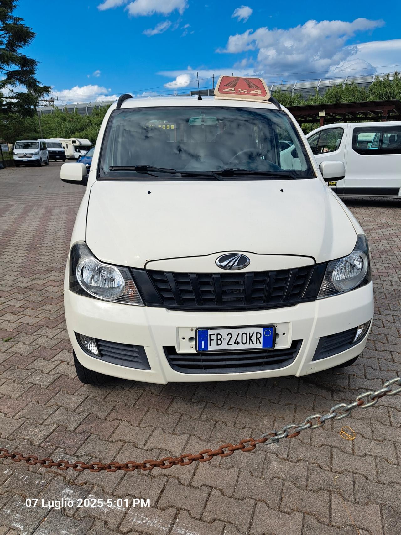 Mahindra Quanto C8 2.2 4WD N1