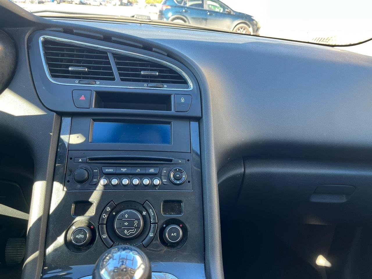 Peugeot 5008 1.6 HDi 112CV Business