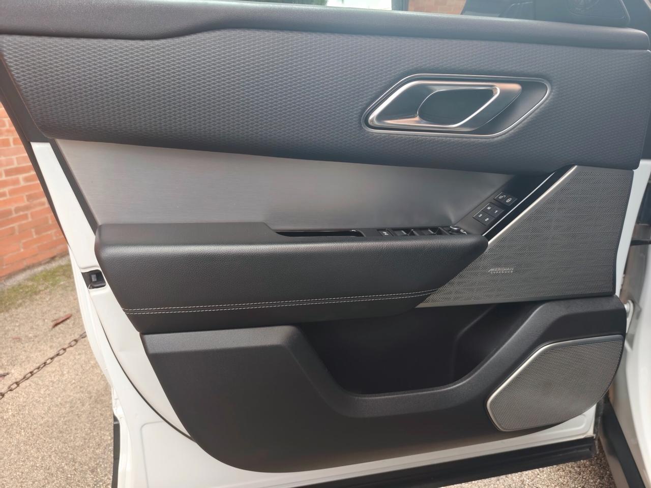 Land Rover Range Velar 2.0D I4 240 CV R-Dynamic