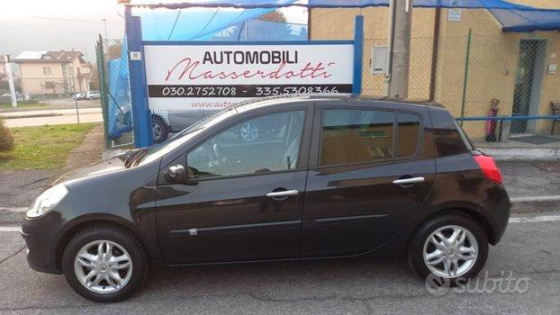 RENAULT Clio 1.2 16V 5 porte Le Iene