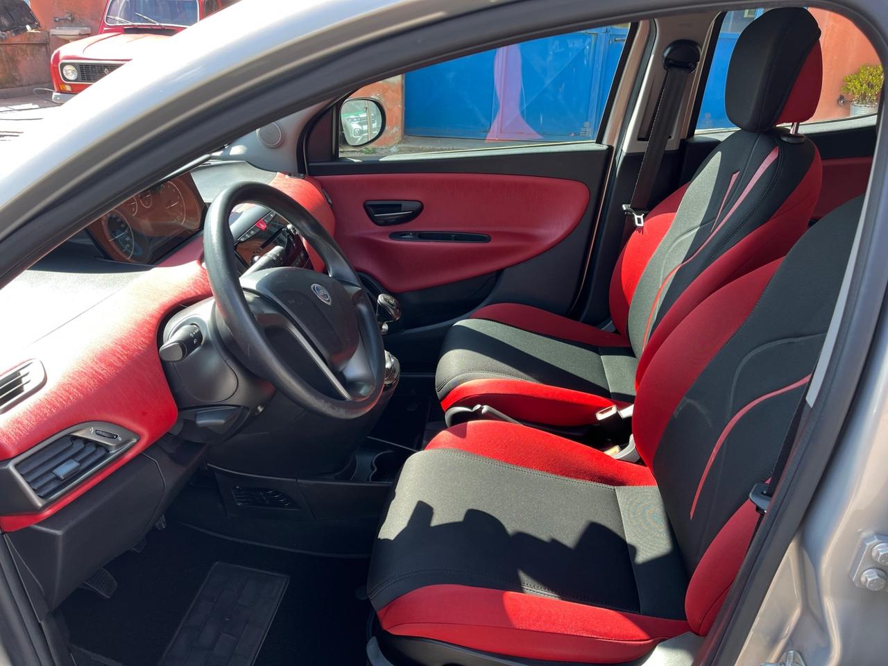 Lancia Ypsilon 1.2 69 CV Black/Red-km72000-