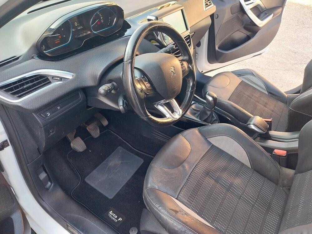 Peugeot 2008 BlueHDi 100 S&S Allure