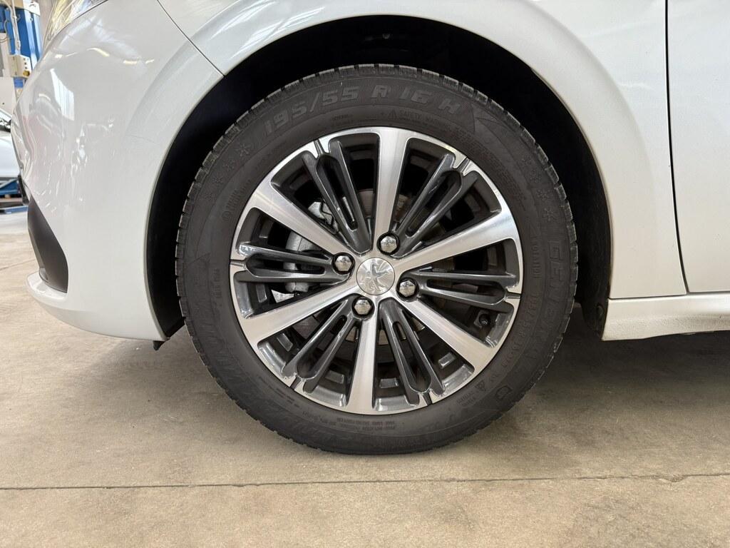 Peugeot 208 5 Porte 1.2 PureTech Allure