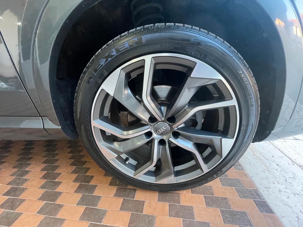 Audi Q3 2.0 TDI 150 CV S line