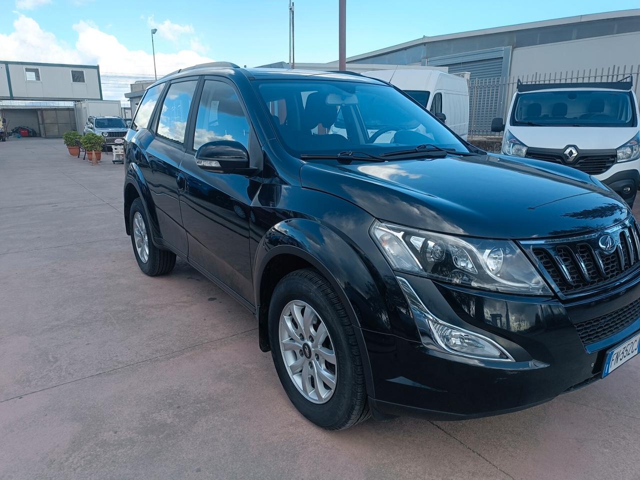 Mahindra XUV500 2.2 16V FWD W10